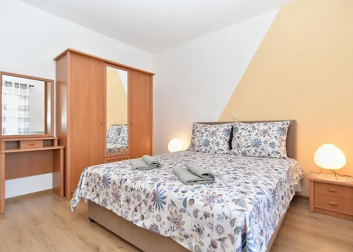 Appartement Milka 2074 *