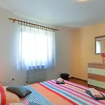 Milka 2074 Apartamento