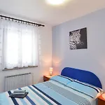 Milka 2074 Porec