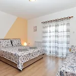 Apartamento Milka 2074 *