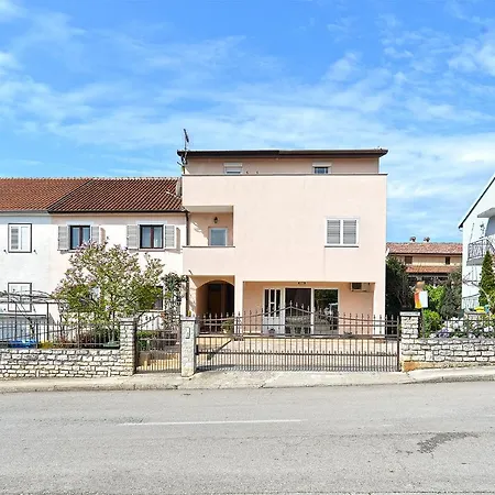 Milka 2074 Apartament