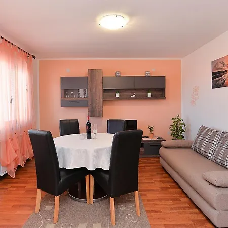 Milka 2074 Πόρετς