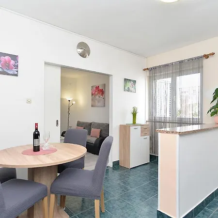 Milka 2074 Πόρετς